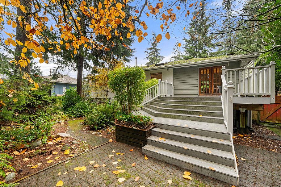 2086 Tompkins Crescent North Vancouver, BC - 26