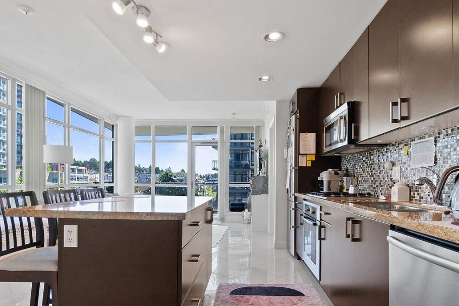 602 162 Victory Ship Way North Vancouver, BC - 9