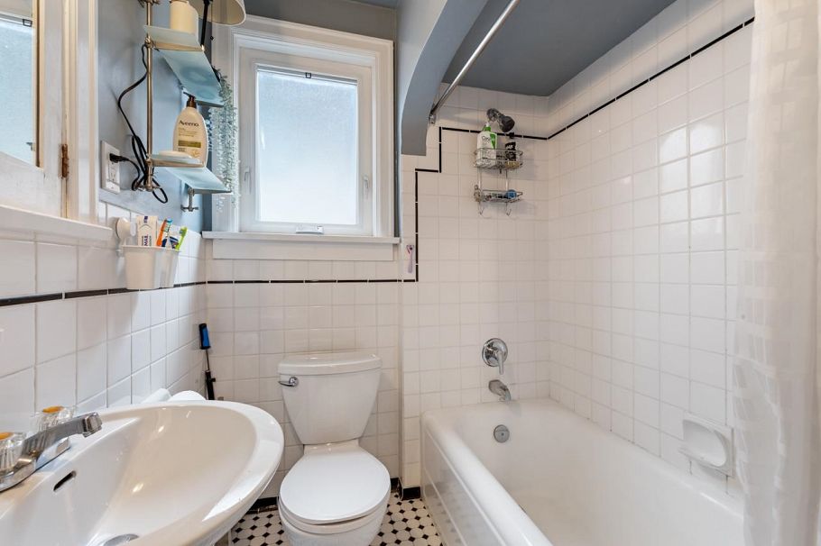 2125 E 5th Avenue Vancouver, BC - 14