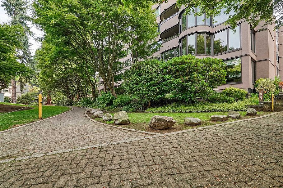 41 1425 Lamey's Mill Road Vancouver, BC - 18