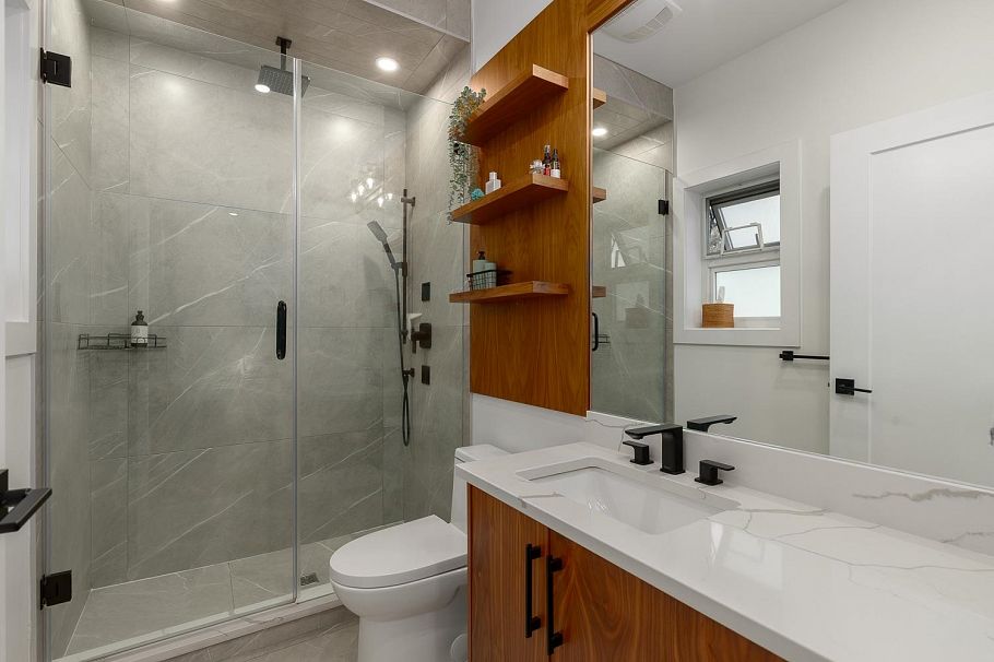 959 E 13th Avenue Vancouver, BC - 17