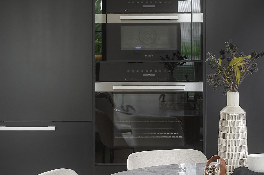 1 240 E 37th Avenue Vancouver, BC - 9