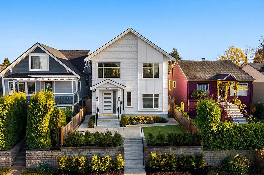 5304 Fraser Street Vancouver, BC - 1