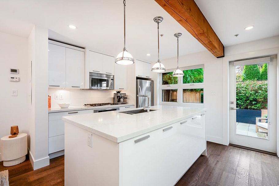 1915 Templeton Drive Vancouver, BC - 12