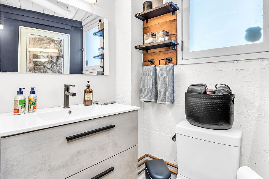 83 Alexander Street Vancouver, BC - 30