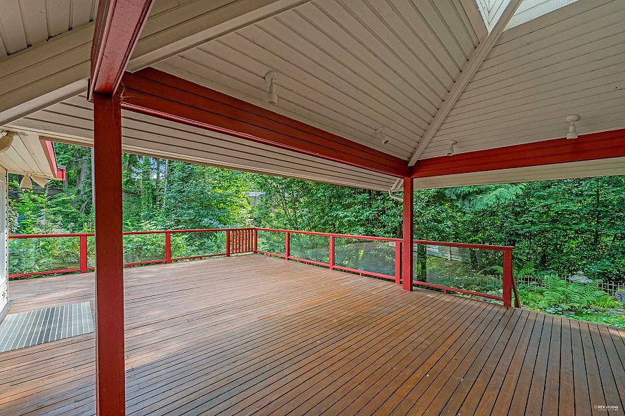 2901 Allan Road North Vancouver, BC - 34