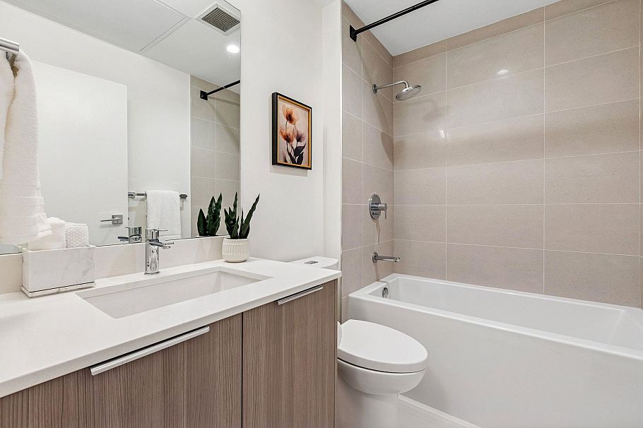 TH1431 Hunter Street North Vancouver, BC - 24