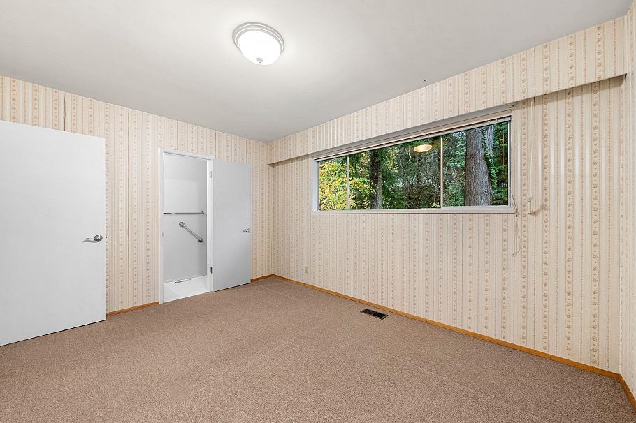 2086 Tompkins Crescent North Vancouver, BC - 14