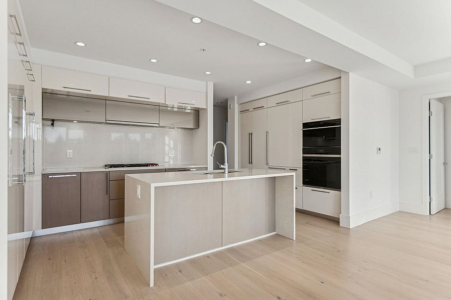 402 6168 East Boulevard Vancouver, BC - 9