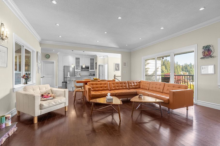 324 E 24th Street North Vancouver, BC - 9