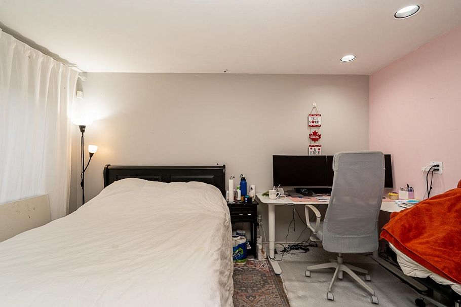 2443 W 47th Avenue Vancouver, BC - 22