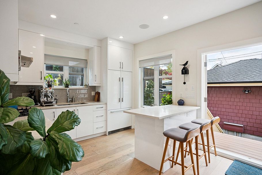 764 E 14th Avenue Vancouver, BC - 10