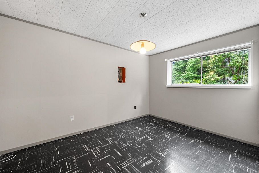 2086 Tompkins Crescent North Vancouver, BC - 23