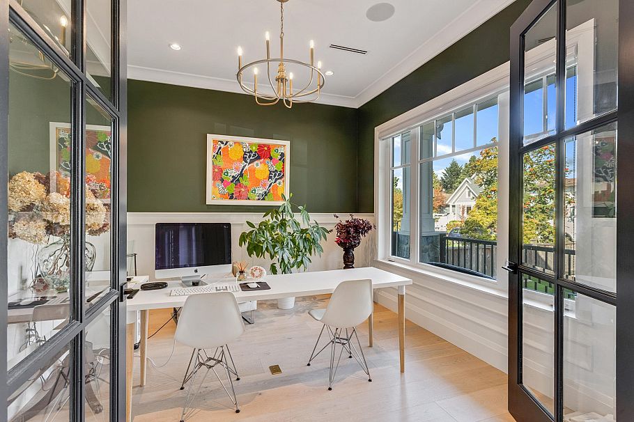 345 E 20th Street North Vancouver, BC - 9