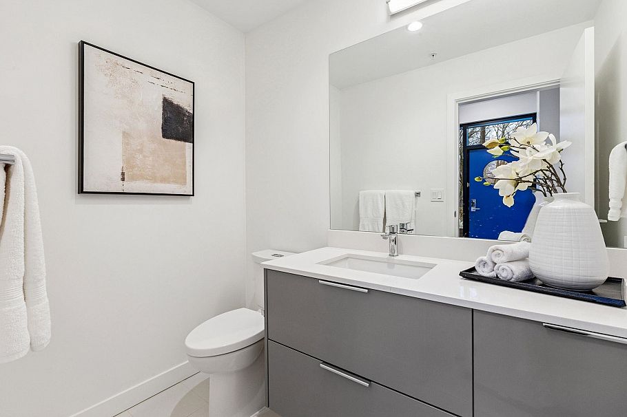 TH1431 Hunter Street North Vancouver, BC - 17