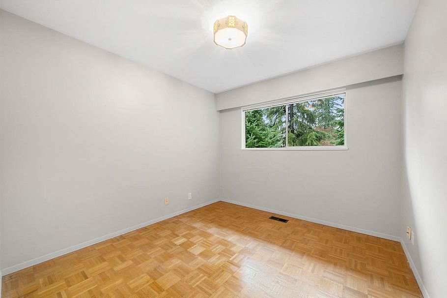 2086 Tompkins Crescent North Vancouver, BC - 18