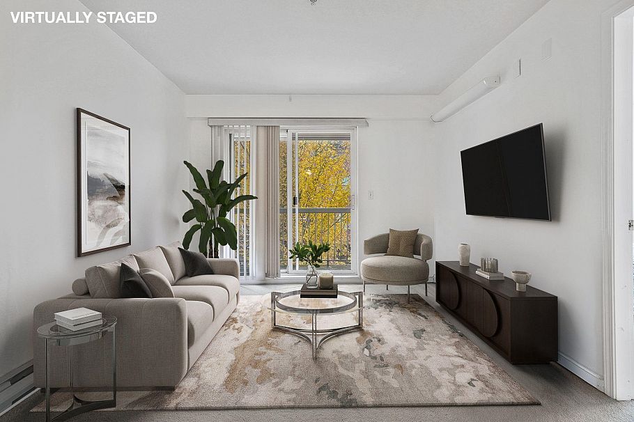 211 3624 Fraser Street Vancouver, BC - 2