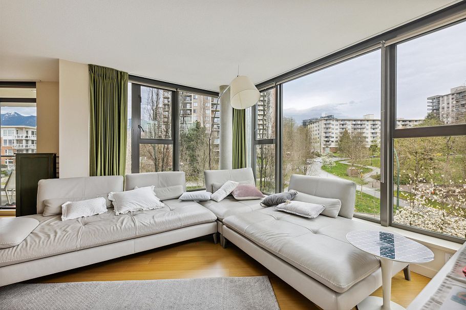 501 683 Victoria Park West North Vancouver, BC - 9