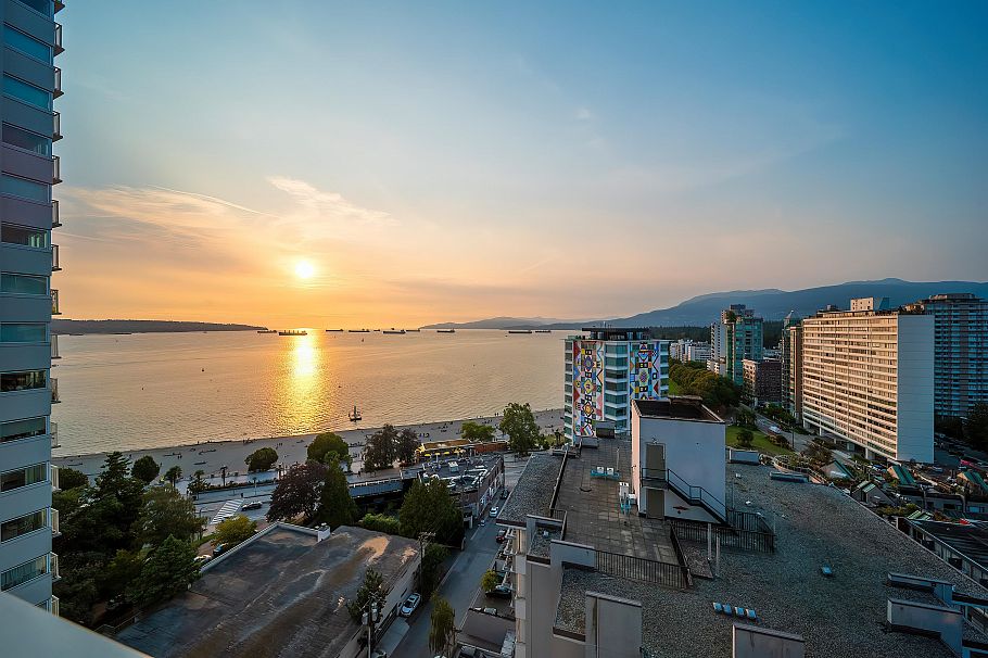 1506 1221 Bidwell Street Vancouver, BC - 1