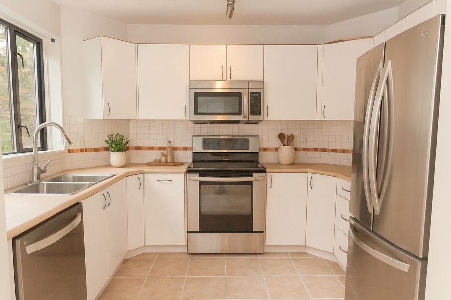 309 175 E 10th Street North Vancouver, BC - 9