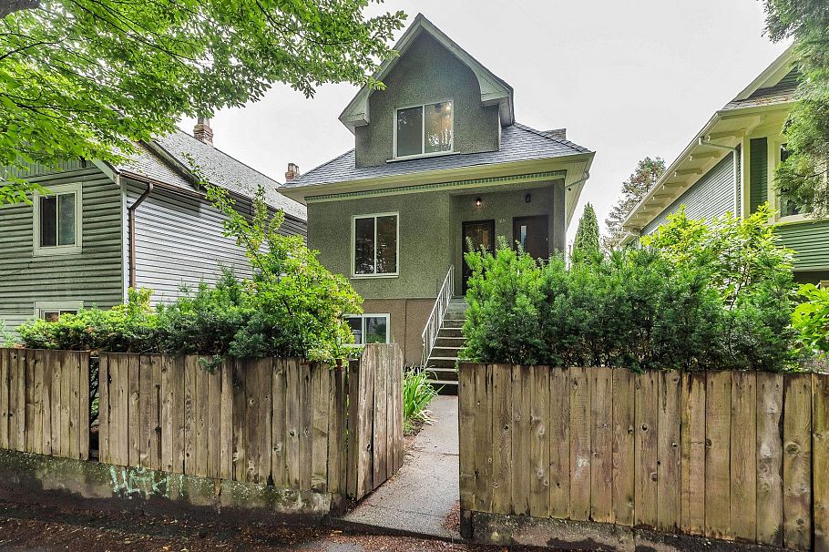 1836 E 1st Avenue Vancouver, BC - 1