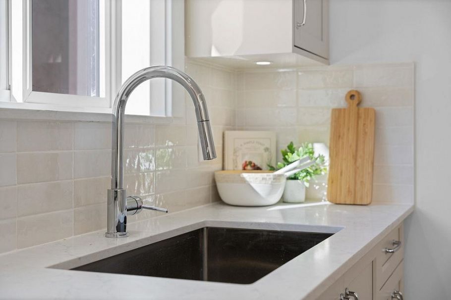 1 2447 E 41st Avenue Vancouver, BC - 14