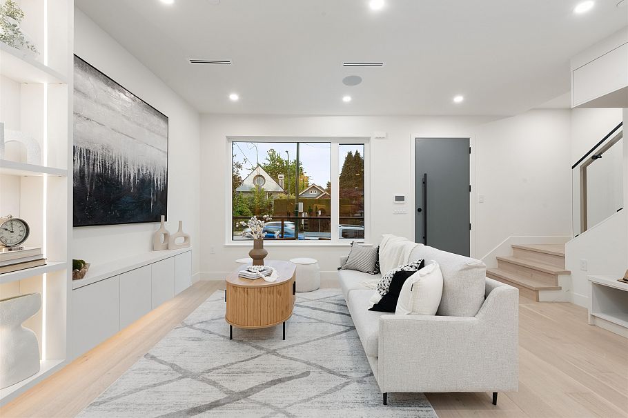 1 65 E King Edward Avenue Vancouver, BC - 3