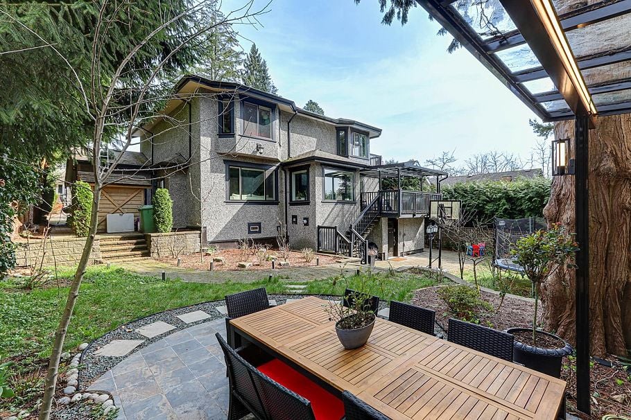 3263 Norwood Avenue North Vancouver, BC - 39