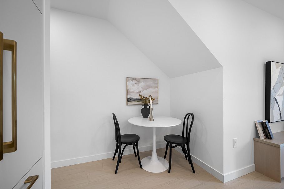 210 2339 E 34th Avenue Vancouver, BC - 4