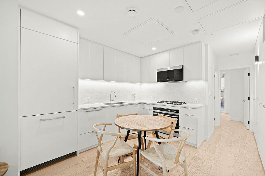 107 650 E 2nd Street North Vancouver, BC - 6