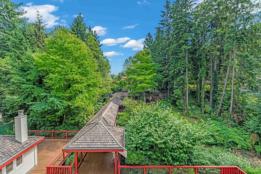 2901 Allan Road North Vancouver, BC - 30