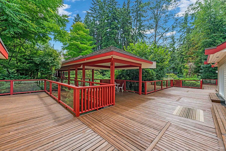 2901 Allan Road North Vancouver, BC - 31