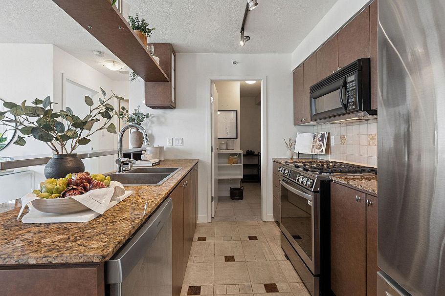 1705 1438 Richards Street Vancouver, BC - 9