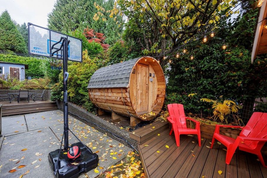 1806 Deep Cove Road North Vancouver, BC - 34