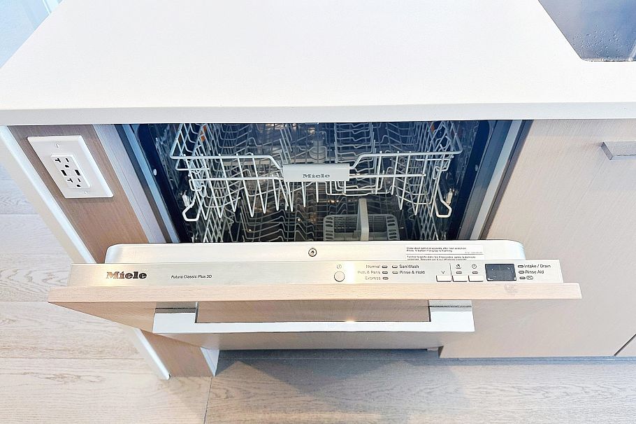 908 5410 Shortcut Road Vancouver, BC - 14