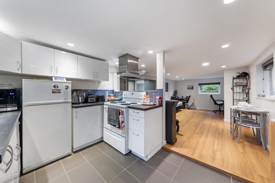 2125 E 5th Avenue Vancouver, BC - 21