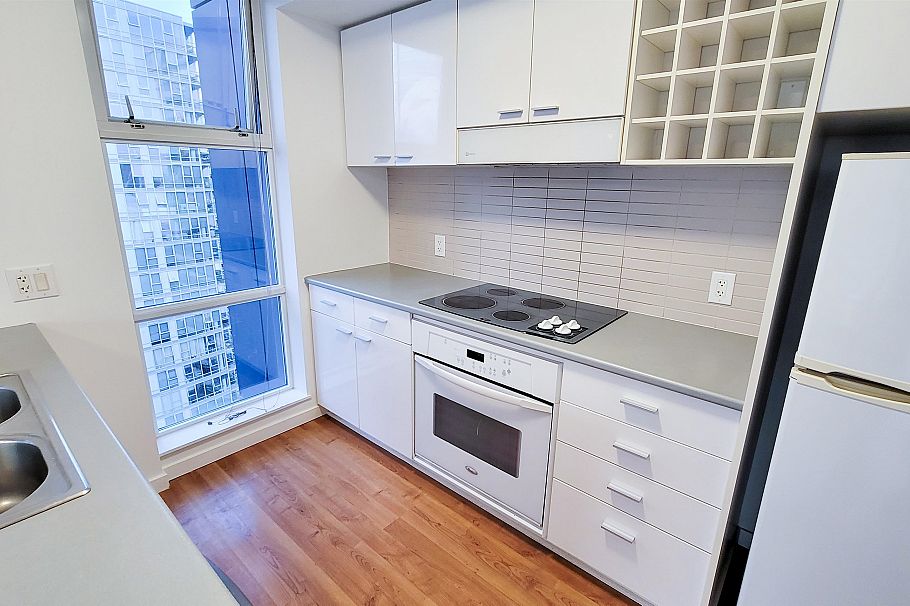 2506 111 W Georgia Street Vancouver, BC - 5