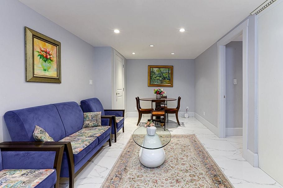 3263 Norwood Avenue North Vancouver, BC - 33