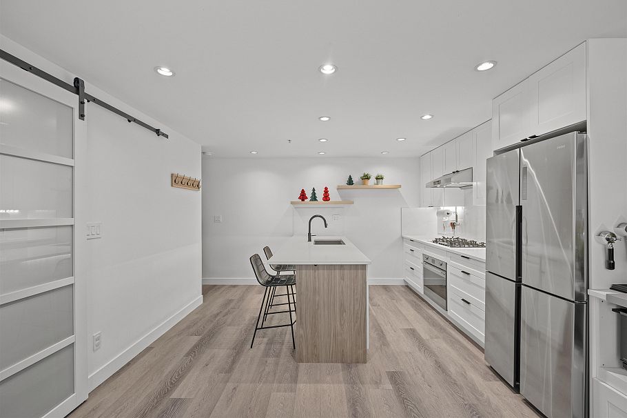 2405 Heather Street Vancouver, BC - 3