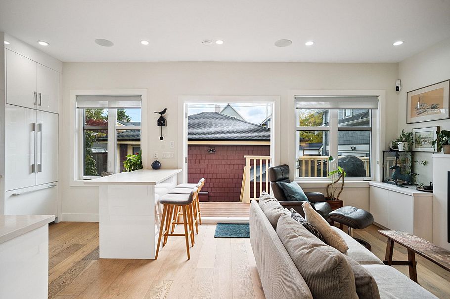 764 E 14th Avenue Vancouver, BC - 9