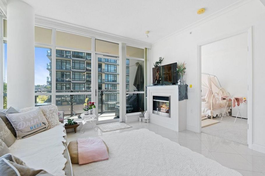 602 162 Victory Ship Way North Vancouver, BC - 5