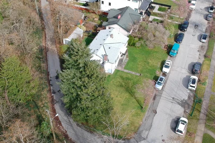 2925 E 25th Avenue Vancouver, BC - 11