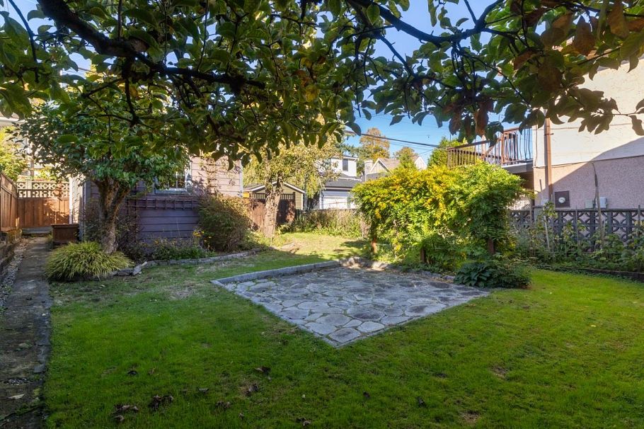 2125 E 5th Avenue Vancouver, BC - 34