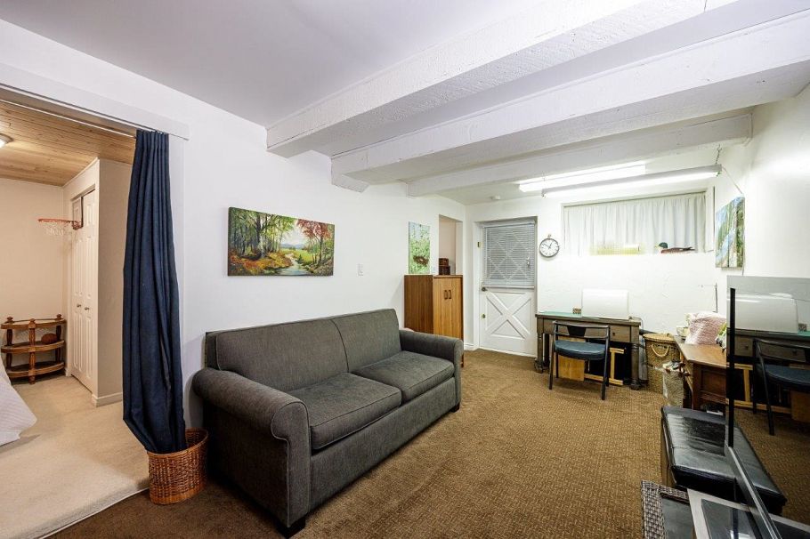 1061 Gladwin Drive North Vancouver, BC - 24