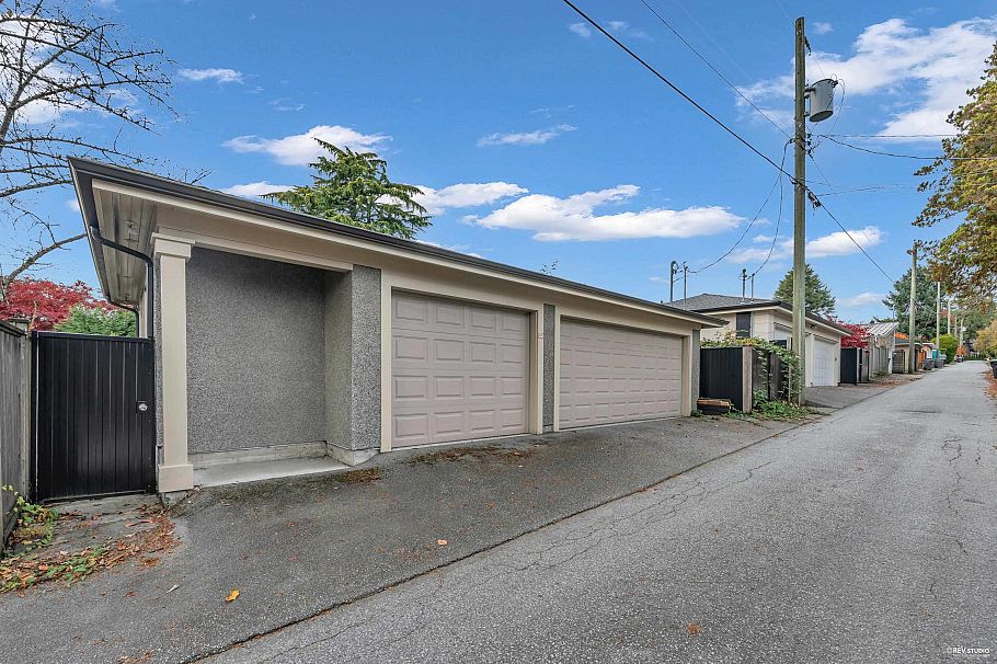 7458 Maple Street Vancouver, BC - 39