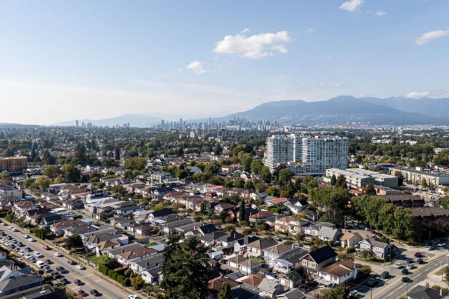 208 2339 E 34th Avenue Vancouver, BC - 11