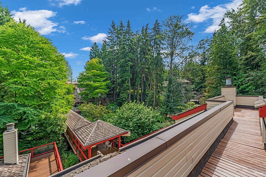 2901 Allan Road North Vancouver, BC - 29