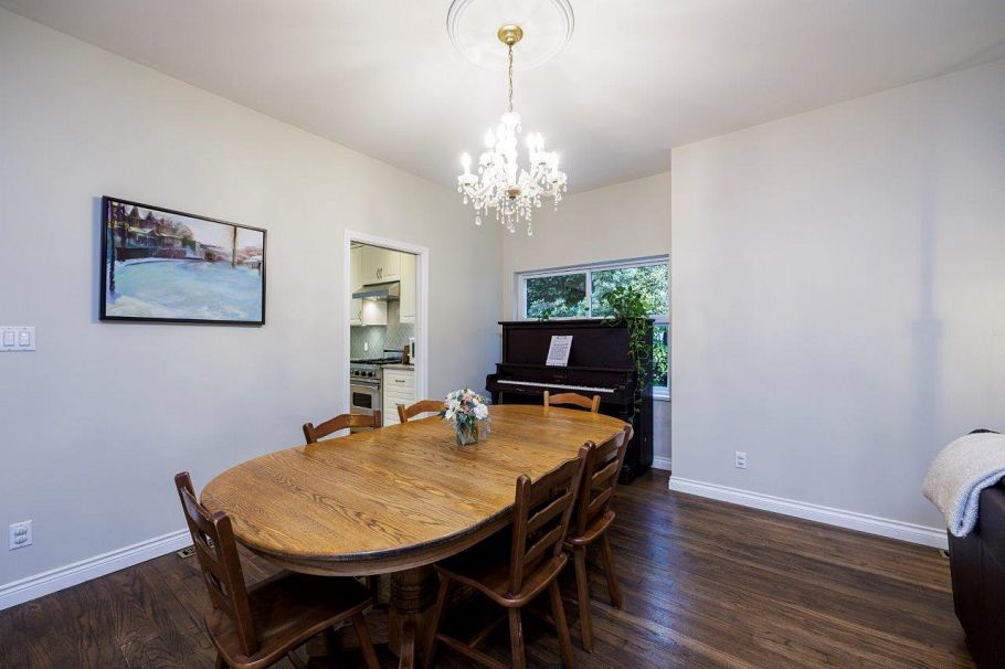 1806 Deep Cove Road North Vancouver, BC - 10