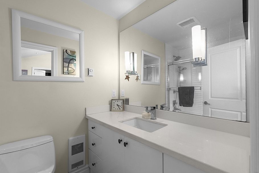 324 E 24th Street North Vancouver, BC - 18