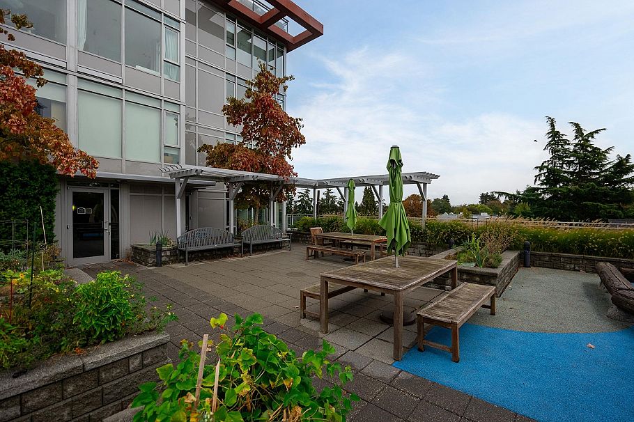 709 2321 Scotia Street Vancouver, BC - 36